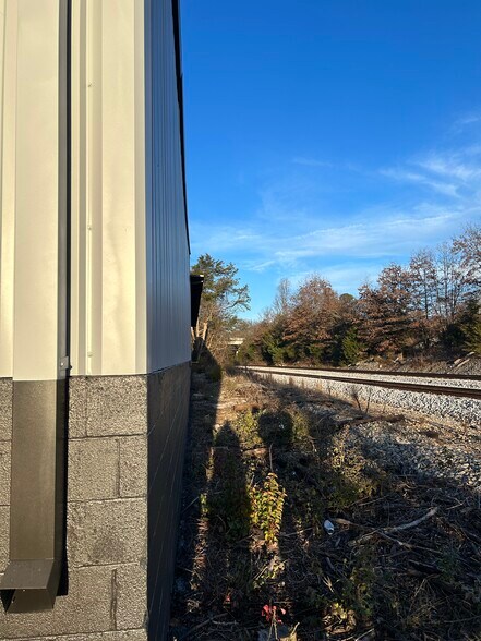 More Photos Of 4744 Singleton Station Rd, Louisville Distribution For Lease