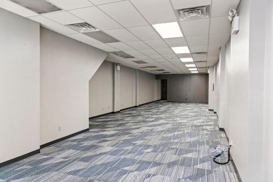 More Photos Of 40-16 82nd St, Elmhurst Storefront For Lease