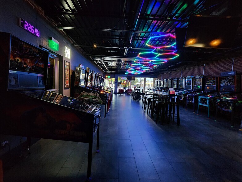 More Photos Of 521 S Glenstone Ave, Springfield General Retail For Lease