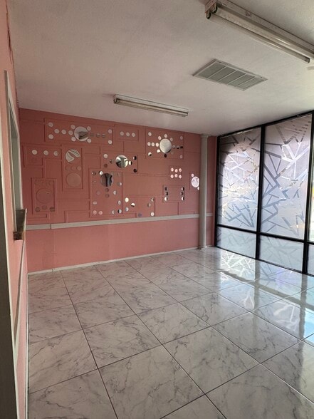 More Photos Of 1100 N 77 Expy, Brownsville Unknown For Lease