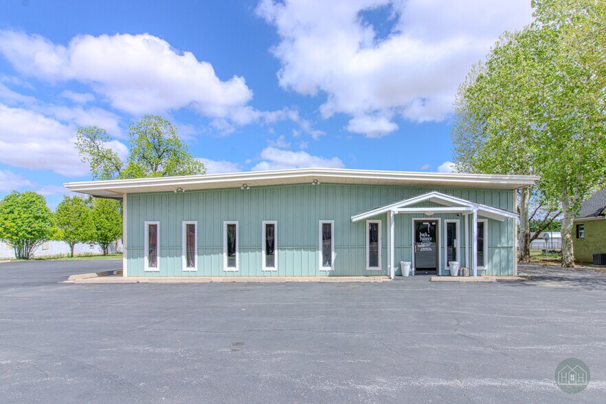 Primary Photo Of 3720 Wilbarger St, Vernon Flex For Sale