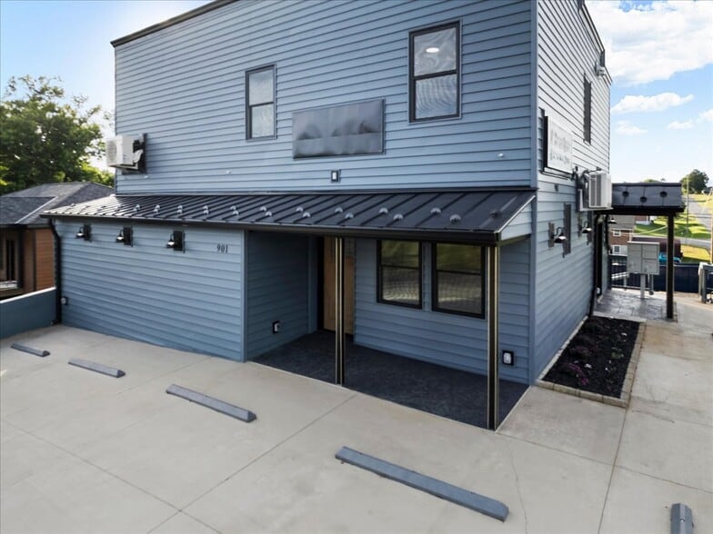More Photos Of 901 8th St, Radford Apartments For Sale