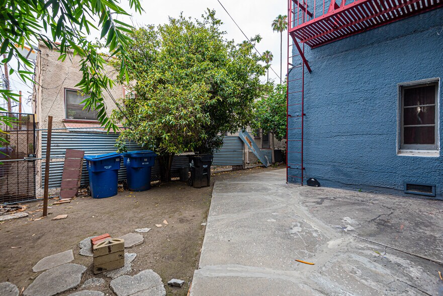 More Photos Of 1131 Lodi Pl, Los Angeles Apartments For Sale