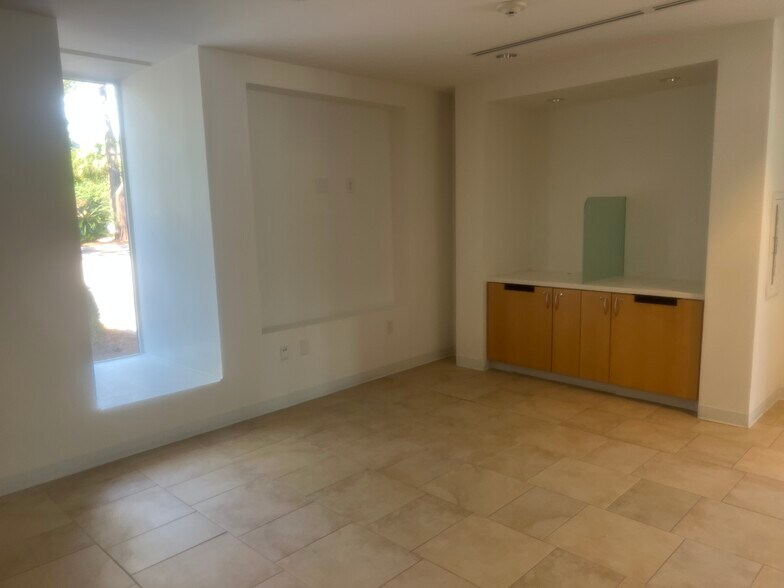 More Photos Of 807 William Hilton Pky, Hilton Head Island Unknown For Lease