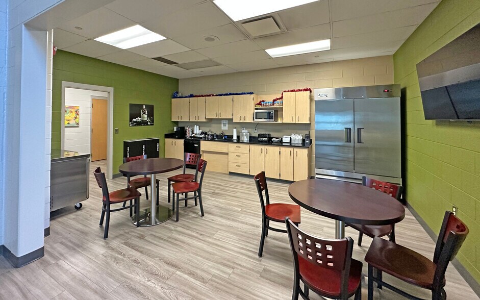 More Photos Of 22915 Commerce Dr, Farmington Warehouse For Sale