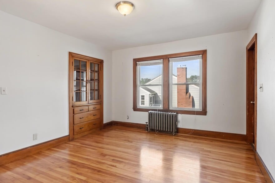 More Photos Of 158 Fairhaven Rd, Worcester Storefront Retail Residential For Sale