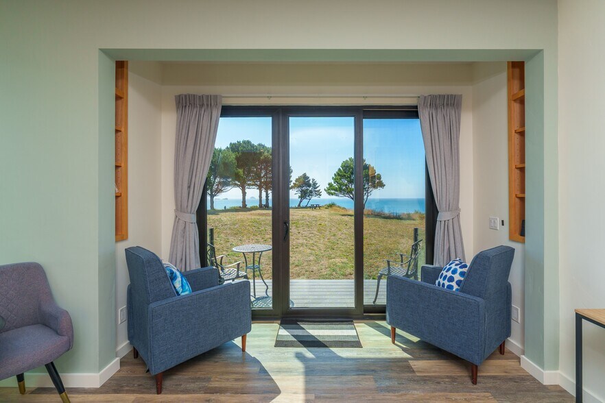 More Photos Of 409 Jackson St, Port Orford Specialty For Sale