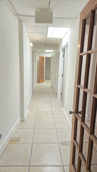 More Photos Of 3418 N Ocean Blvd, Fort Lauderdale Storefront Retail Office For Lease