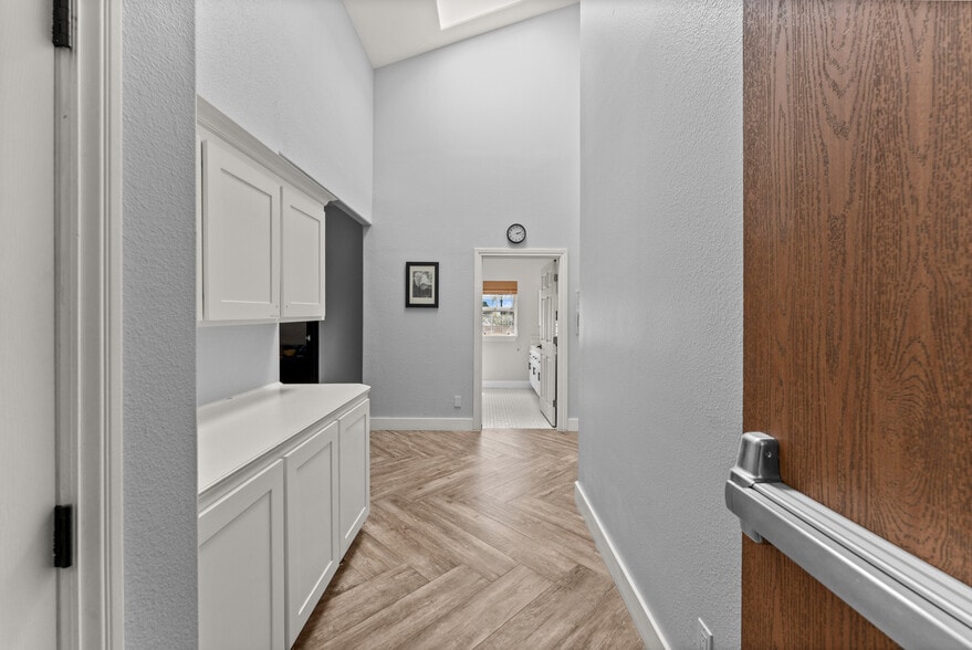 More Photos Of 12908 South Ln, Redlands Healthcare For Sale