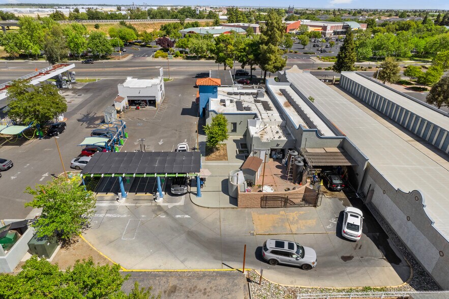 More Photos Of 420 Pioneer Ave, Woodland Carwash For Sale