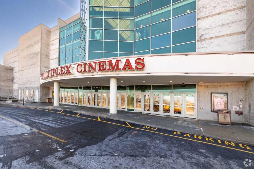 More Photos Of 30-02 Whitestone Expy, Flushing Industrial For Lease