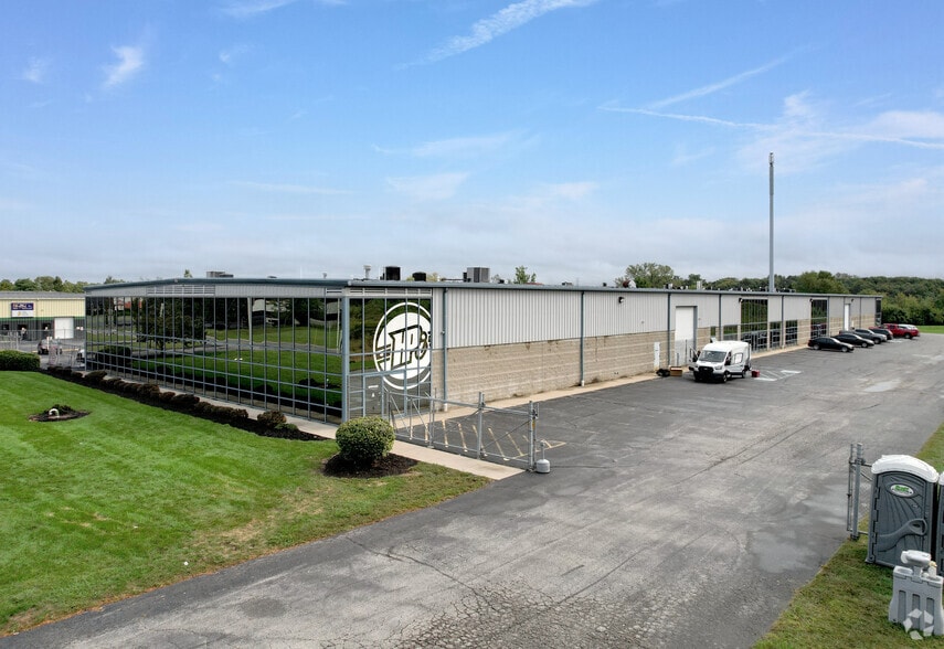 Primary Photo Of 57 Gasoline Aly, Indianapolis Warehouse For Lease