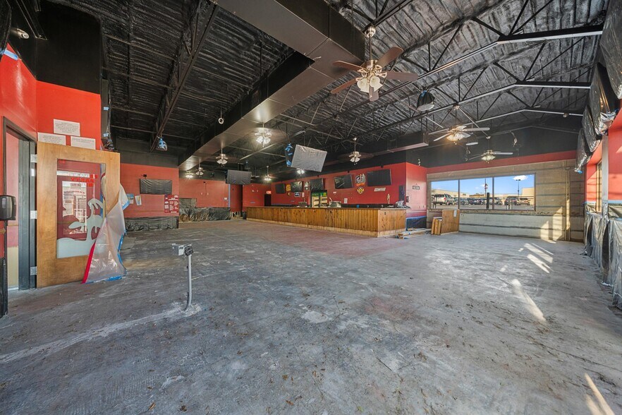 More Photos Of 2221 W Walnut St, Rogers Restaurant For Sale