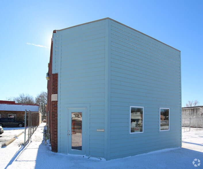 Primary Photo Of 5019 Leavenworth Rd, Kansas City Freestanding For Lease