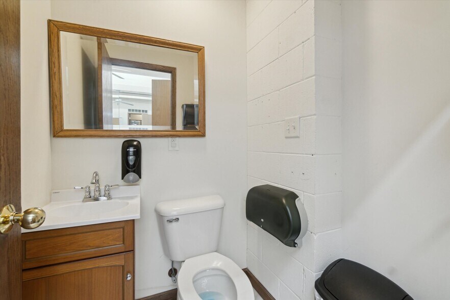 More Photos Of 4248 N 76th St, Milwaukee Storefront Retail Residential For Sale