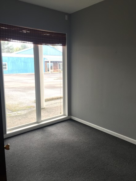 More Photos Of 3095 Highway 101 N, Seaside Office For Sale