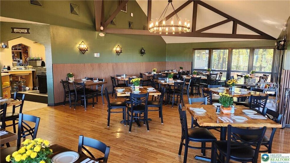 More Photos Of 874 Pa-903, Jim Thorpe General Retail For Sale