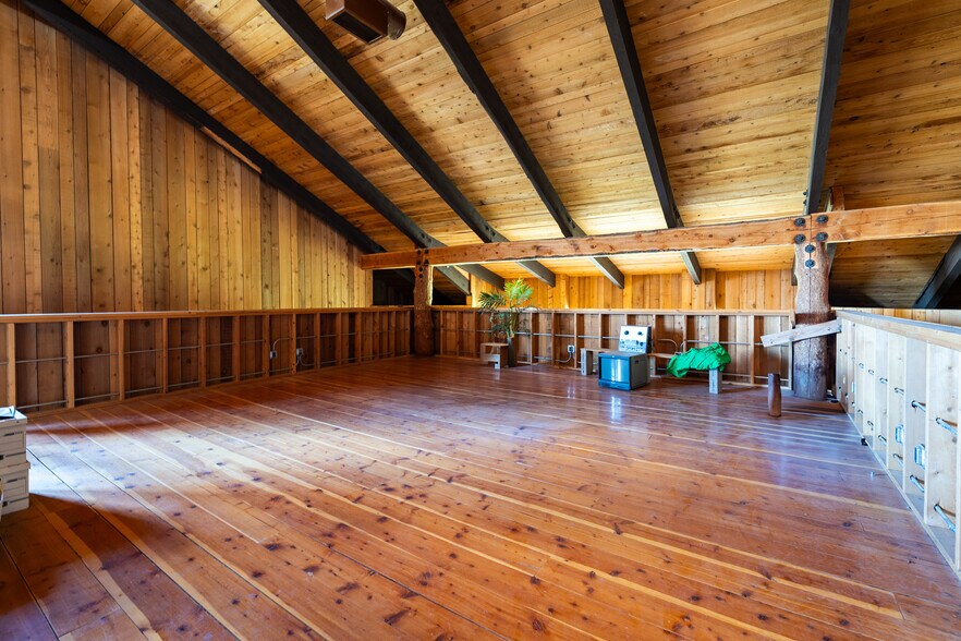 More Photos Of 3 Anaconda Hills Dr, Black Eagle Lodge Meeting Hall For Sale