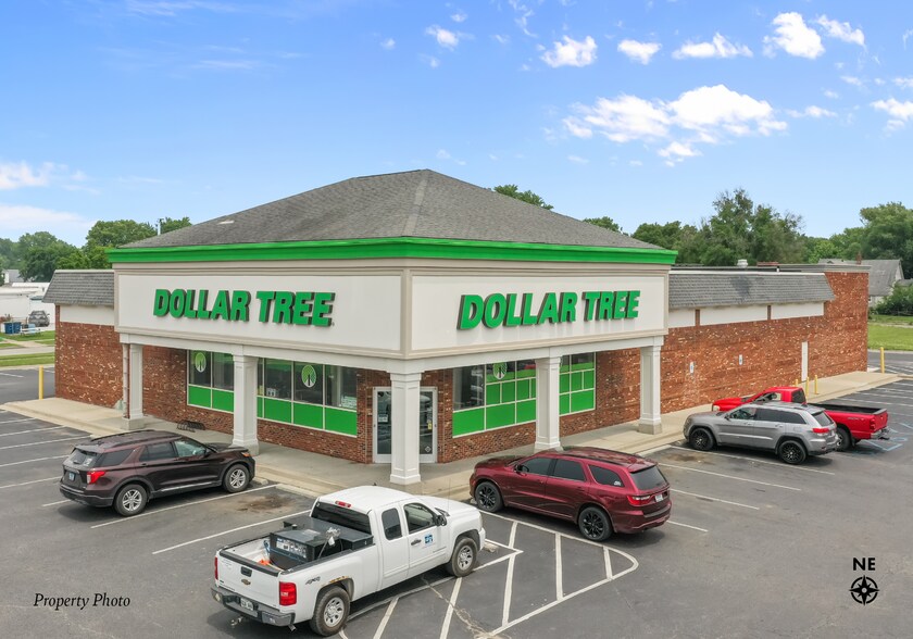 Primary Photo Of 1320 Maple Ave, Terre Haute Freestanding For Sale