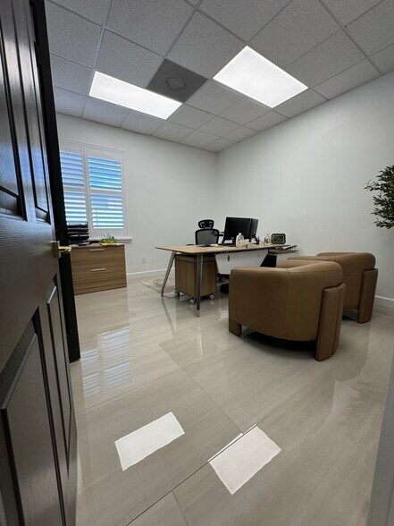 More Photos Of 15429 N Florida Ave, Tampa Medical For Lease