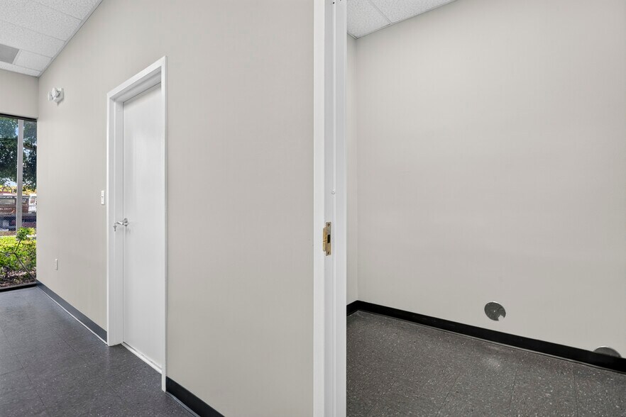 More Photos Of 3402 SW 26th Ter, Fort Lauderdale Warehouse For Lease