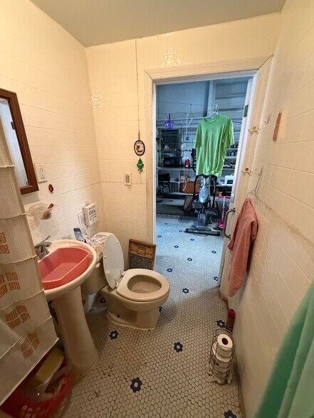 More Photos Of 70 Wilson Ave, Brooklyn Apartments For Lease