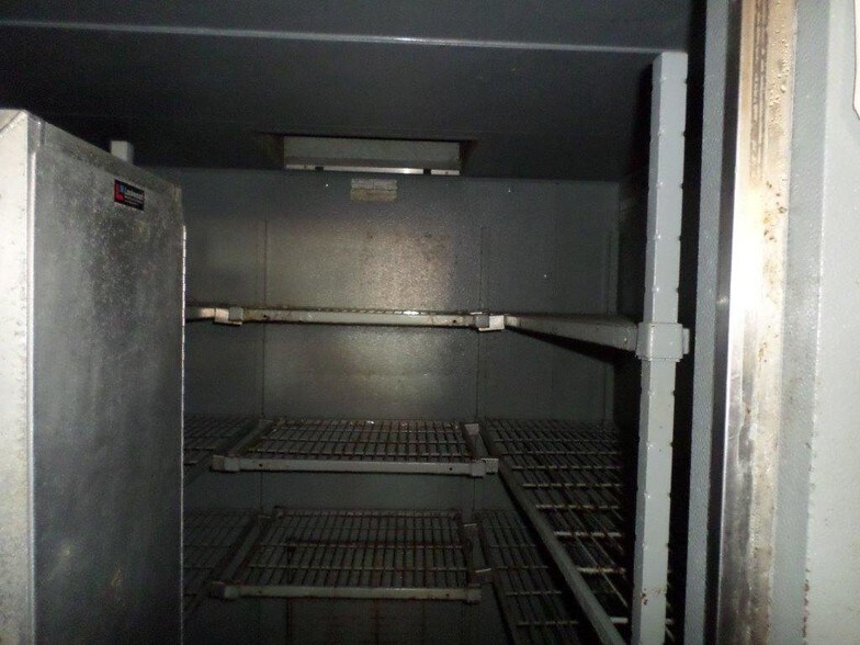 More Photos Of 1419 The Blvd, Rayne Service Station For Lease