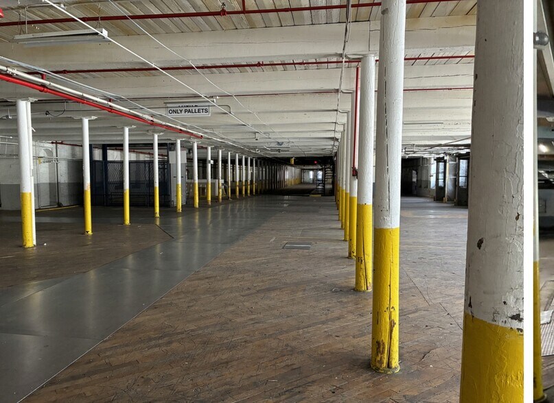 More Photos Of 2341 Providence Rd, Northbridge Warehouse For Lease