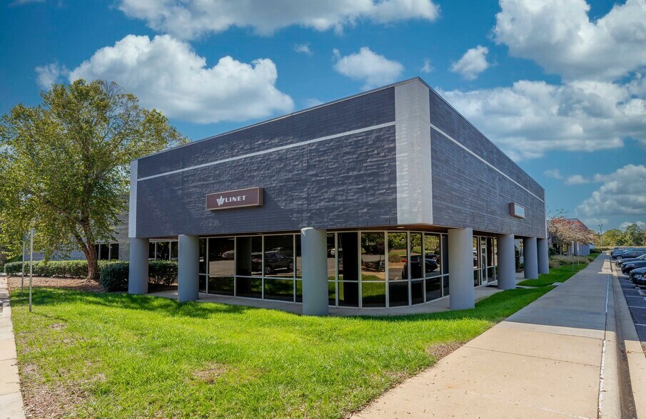 More Photos Of 10420 Harris Oak Blvd, Charlotte Light Distribution For Lease
