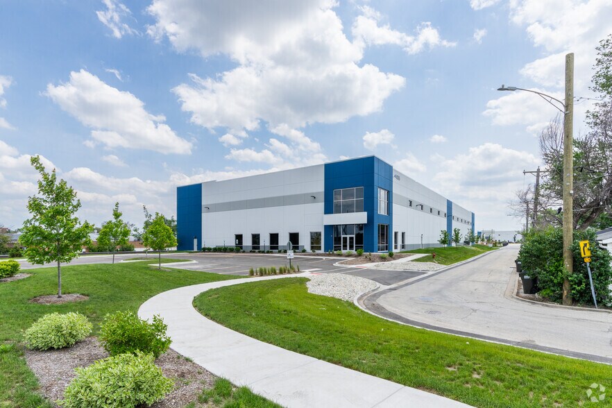 More Photos Of 4135 Rose St, Schiller Park Distribution For Lease