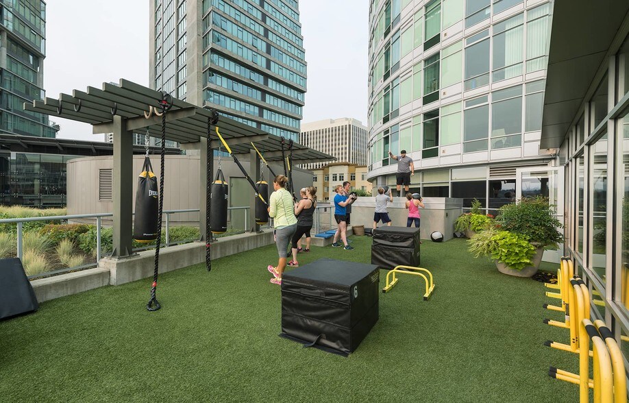 More Photos Of 989 112th Ave NE, Bellevue Apartments For Lease