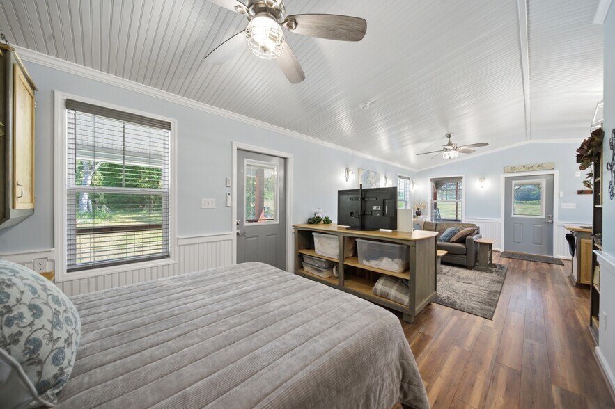 More Photos Of 1650 Dusty Rd, Newberry Winery Vineyard For Sale