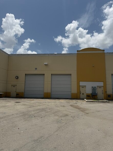 More Photos Of 1901-1939 Banks Rd, Margate Warehouse For Sale