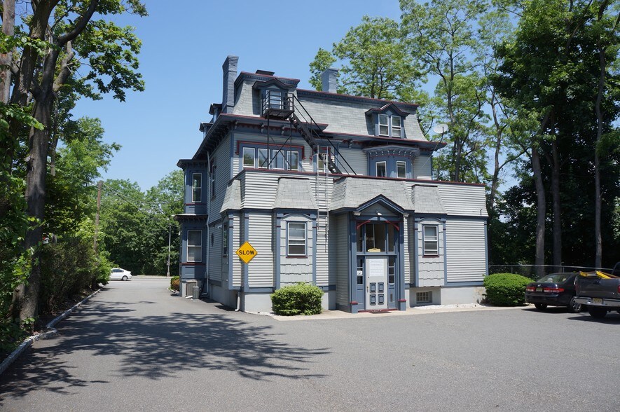 More Photos Of 50 Northfield Ave, West Orange Office For Lease