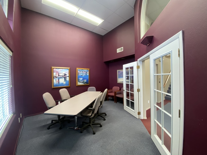 More Photos Of 8333 SE Stark St, Portland Office Residential For Lease
