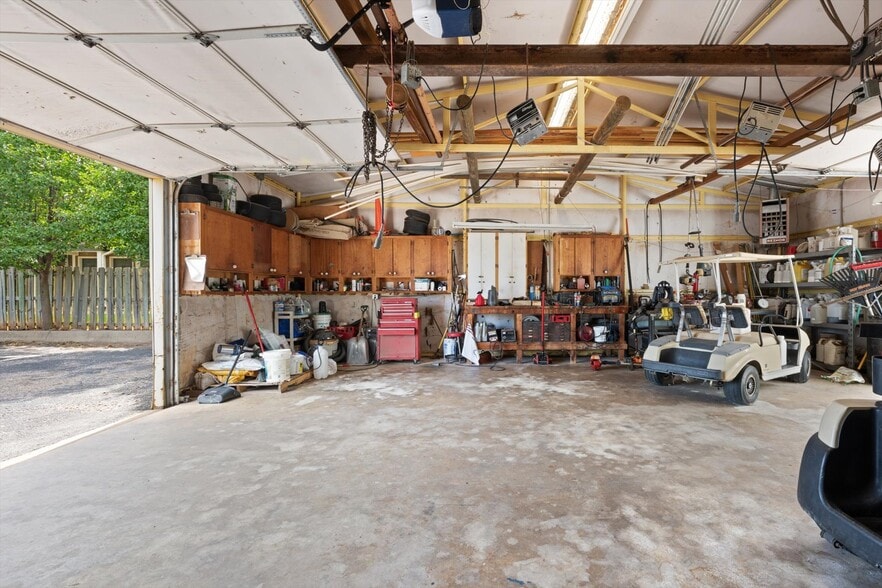 More Photos Of 355 E Pebble Creek Ter, Mustang Sports And Entertainment For Sale