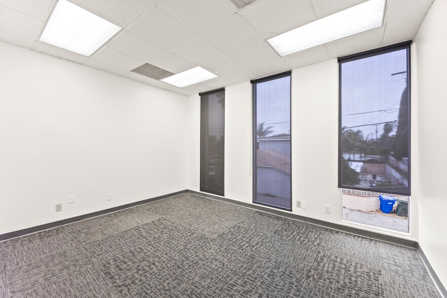 More Photos Of 10841 Paramount Blvd, Downey Office For Lease