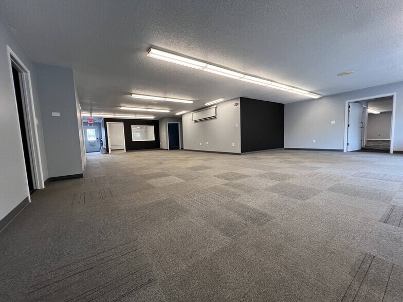 More Photos Of 1910 Indian Wood Cir, Maumee Medical For Lease