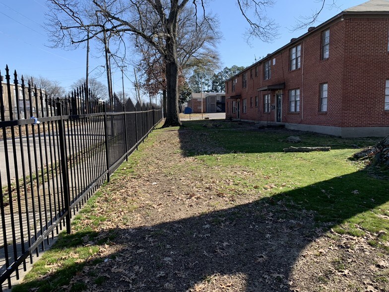 More Photos Of 1055 Merriwether Ave, Memphis Apartments For Sale