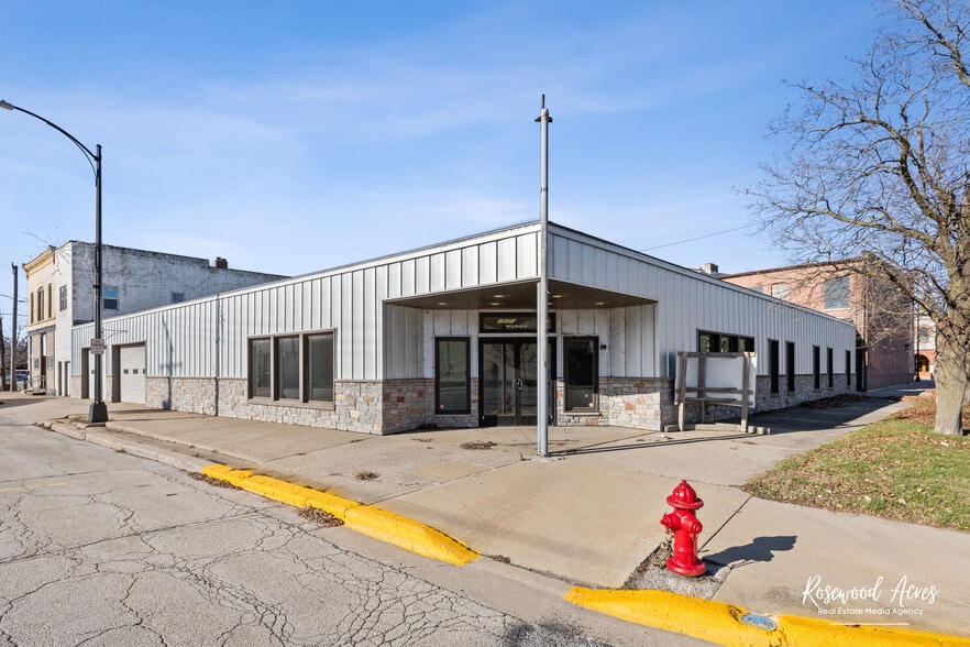 More Photos Of 124 E River St, Momence Warehouse For Sale