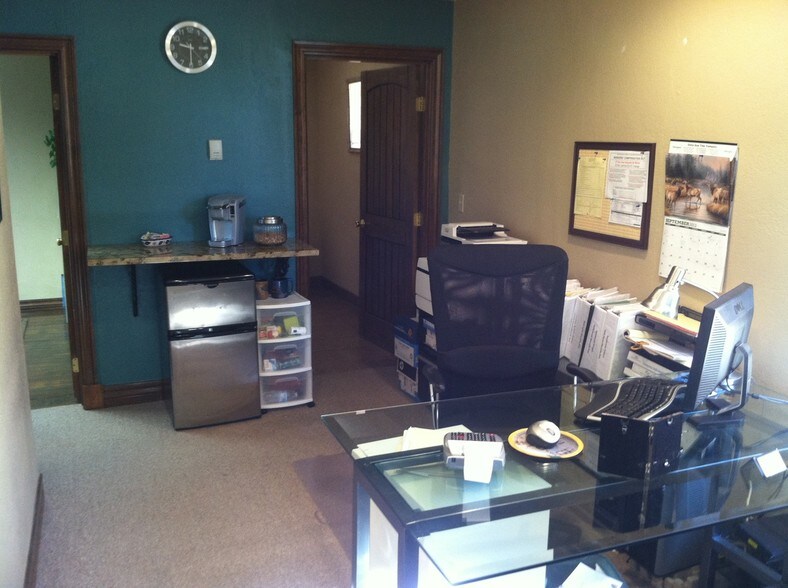 More Photos Of 125 1/2 W Mountain Ave, Las Cruces Office For Lease