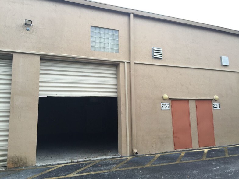 More Photos Of 13405 SW 128th St, Miami Light Manufacturing For Sale