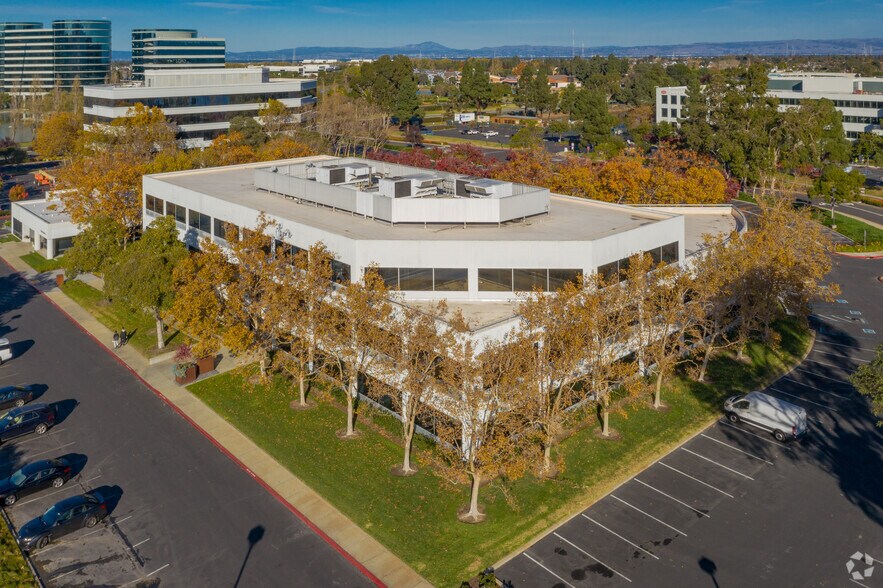 More Photos Of 3 Twin Dolphin Dr, Redwood City Unknown For Lease