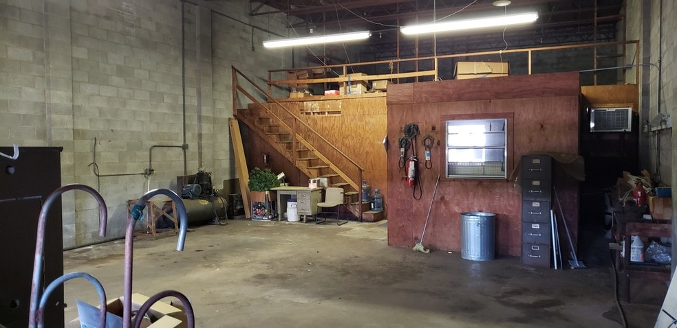 More Photos Of 148 Ed Wall St, Tenaha Showroom For Sale