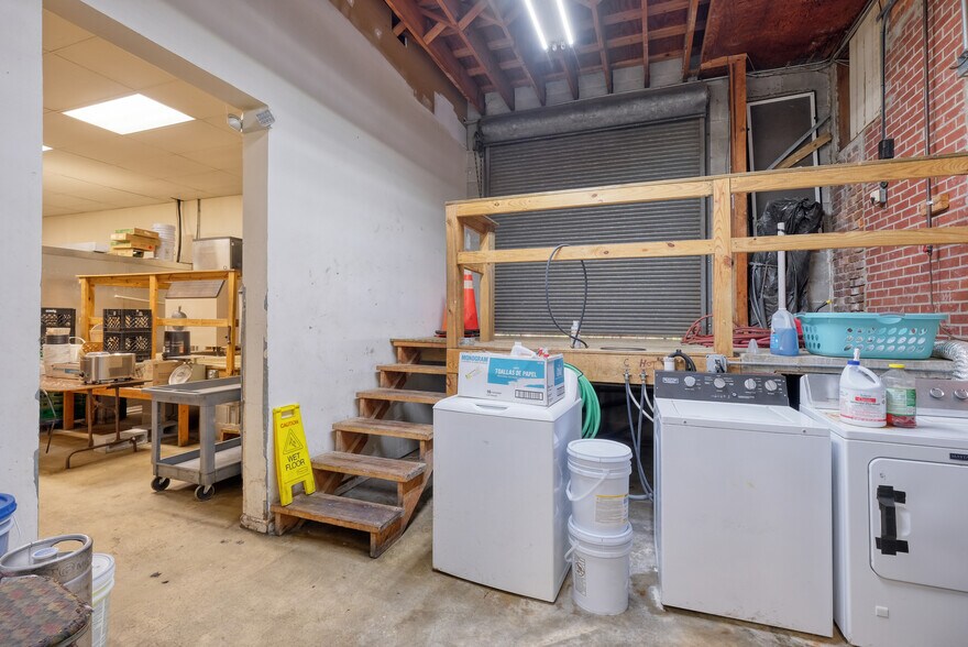 More Photos Of 110-112 Trinity St, Abbeville Storefront For Sale