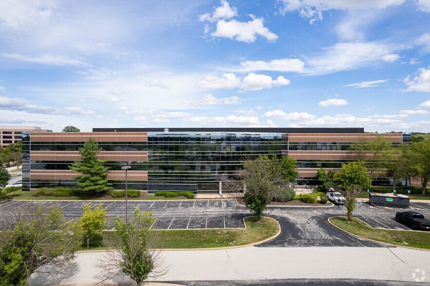 More Photos Of 13640-13690 Riverport Dr, Maryland Heights Office For Lease