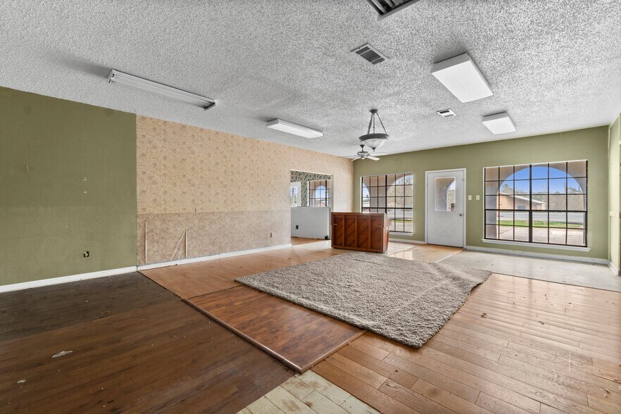 More Photos Of 6738 US Highway 190 E, Livingston Convenience Store For Sale