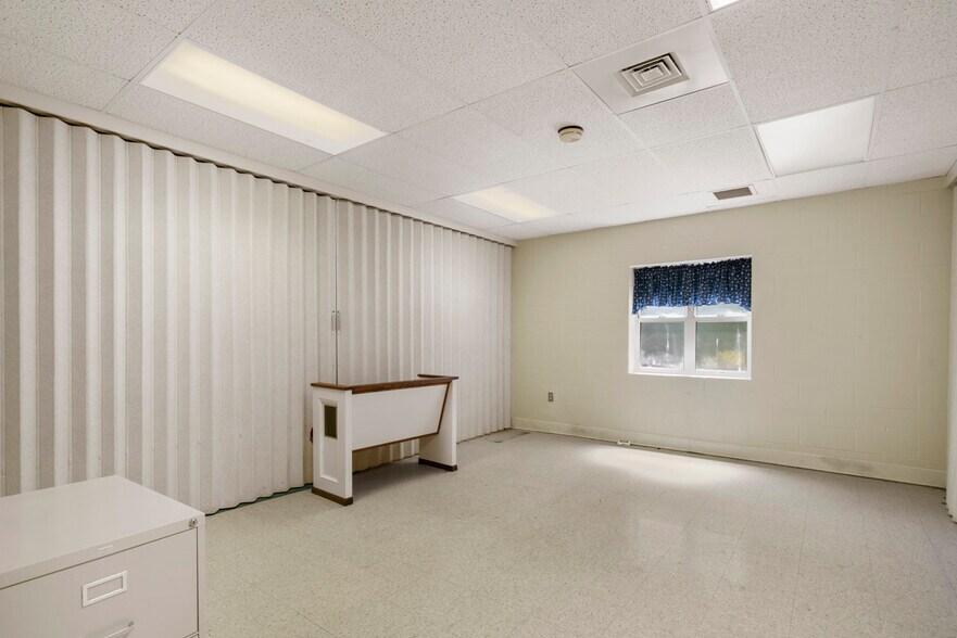 More Photos Of 228 S Military Ave, Lawrenceburg Religious Facility For Sale