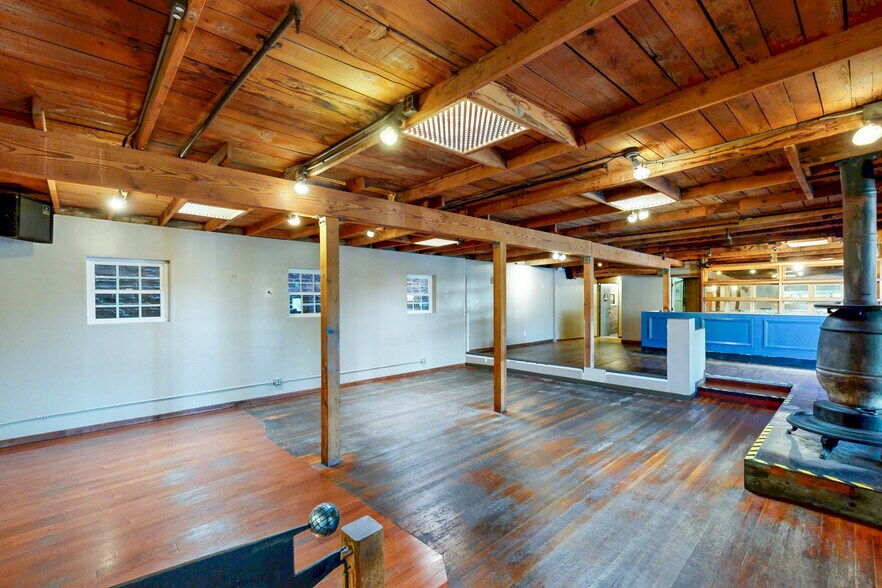 More Photos Of 5862-5872 Doyle St, Emeryville Restaurant For Sale