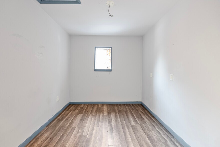 More Photos Of 215 High St, Mount Holly Office Residential For Lease